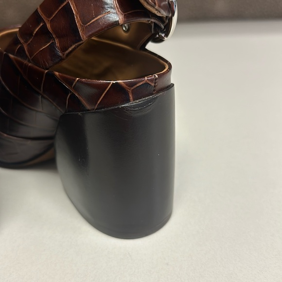 🔥🔥🔥NEW Chloe Croc-Embossed Leather Brown Ankle Boots Heels - Picture 7 of 16